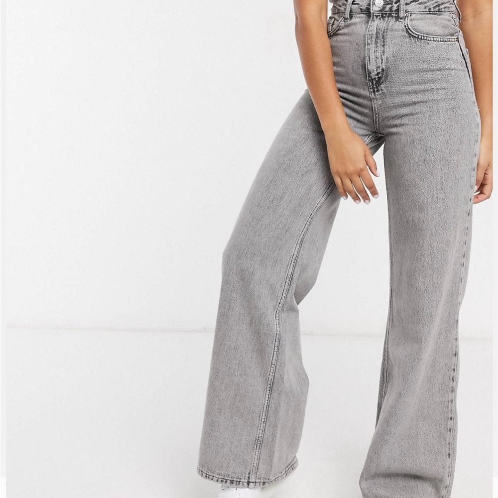 Women's Gray High-Waisted Jeans